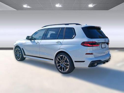 2026 BMW X7 M60i