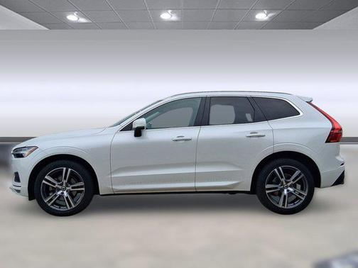 2021 Volvo XC60 T5 Momentum