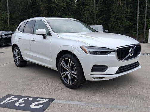 2021 Volvo XC60 T5 Momentum