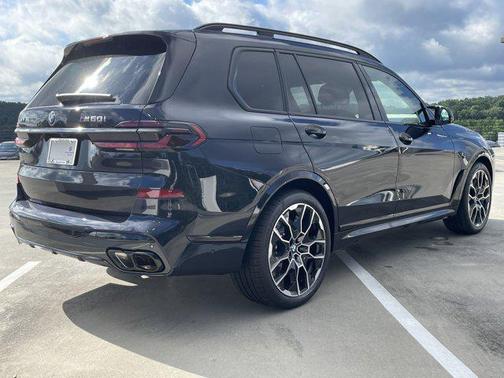 2026 BMW X7 M60i