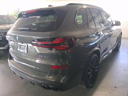 2025 BMW X5 M60i