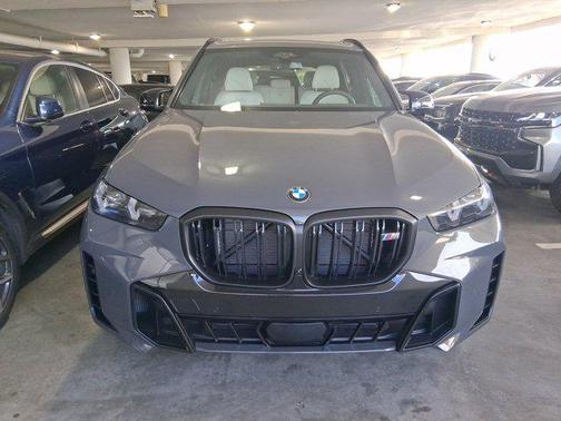 2025 BMW X5 M60i