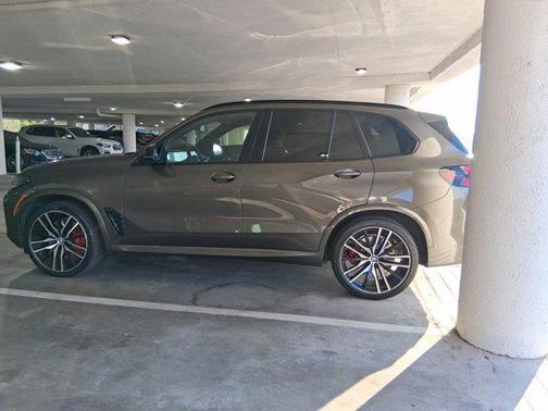 2024 BMW X5 M60i