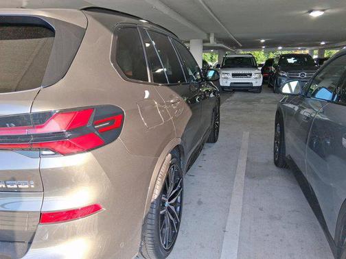 2024 BMW X5 M60i
