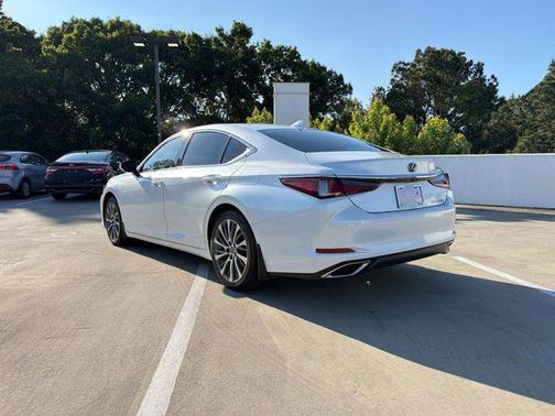 Eminent White Pearl 2019 Lexus ES 350 Base
