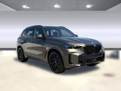 Manhattan Green Metallic 2026 BMW X5 xDrive40i