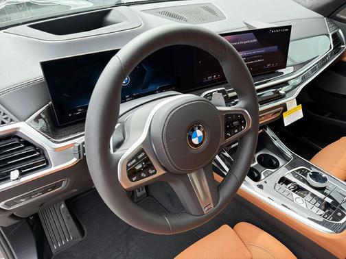 Carbon Black Metallic 2027 BMW X7 xDrive40i