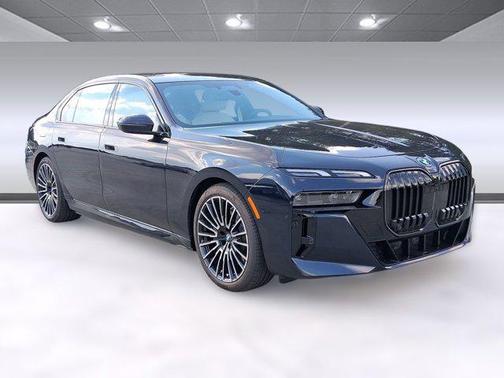 2026 BMW 750e i xDrive