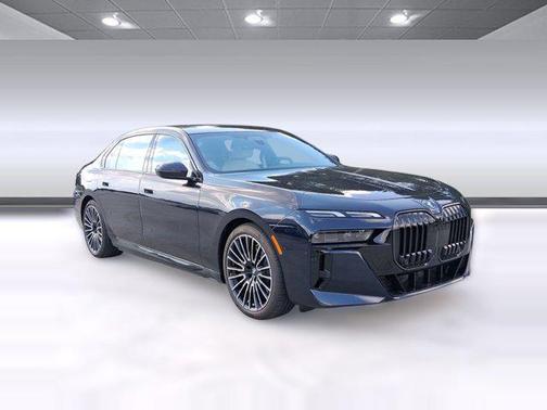 2026 BMW 750e i xDrive