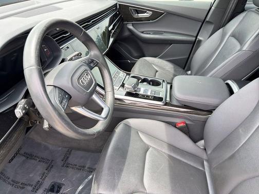 Samurai Gray Metallic 2022 Audi Q7 55 Premium Plus