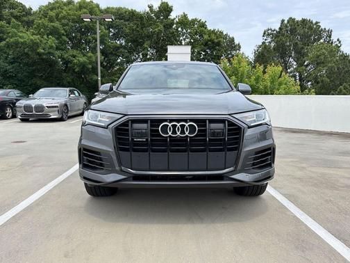 Samurai Gray Metallic 2022 Audi Q7 55 Premium Plus