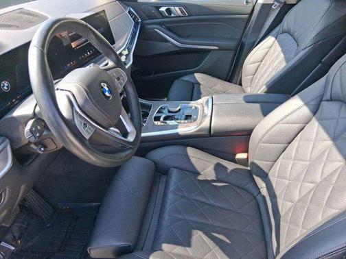 2025 BMW X7 xDrive40i