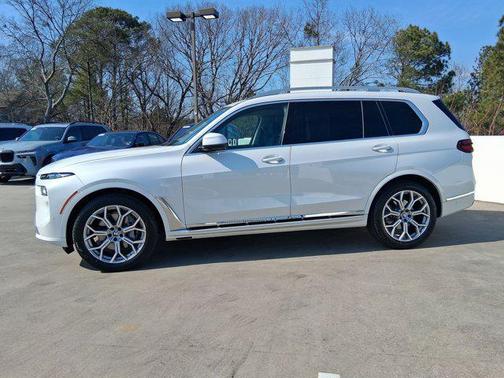 2025 BMW X7 xDrive40i