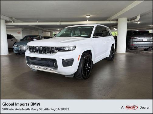 Bright White Clearcoat 2023 Jeep Grand Cherokee Overland