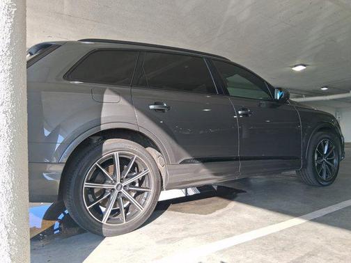 2020 Audi Q7 55 Premium Plus