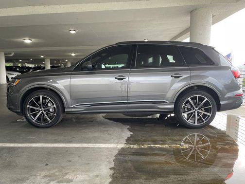 2020 Audi Q7 55 Premium Plus