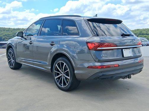 2020 Audi Q7 55 Premium Plus