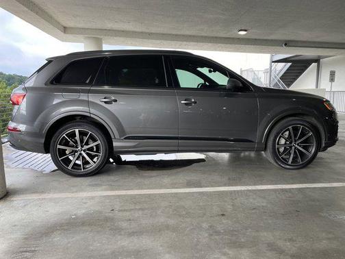 2020 Audi Q7 55 Premium Plus