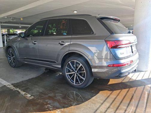 2020 Audi Q7 55 Premium Plus