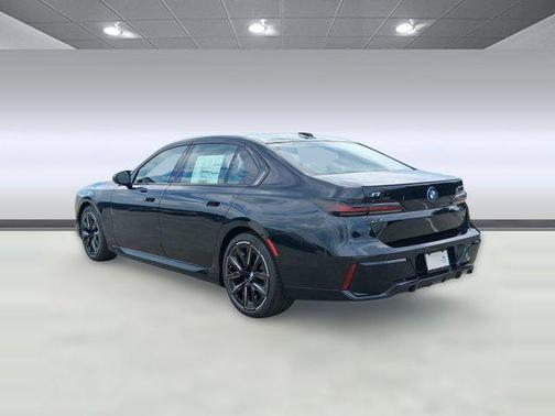 Black Sapphire Metallic 2026 BMW i7 eDrive50