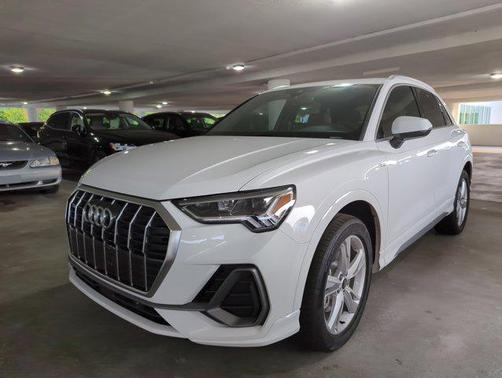 2024 Audi Q3 Premium 45 TFSI S line quattro Tiptronic