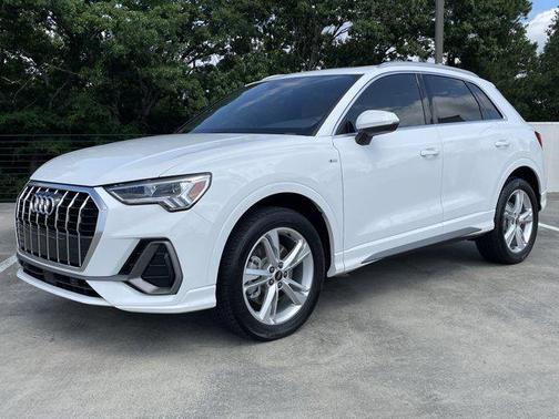 2024 Audi Q3 Premium 45 TFSI S line quattro Tiptronic