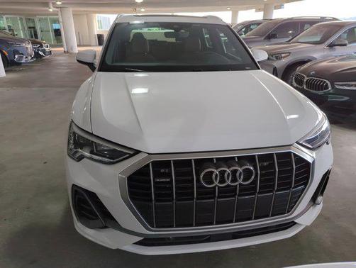 2024 Audi Q3 Premium 45 TFSI S line quattro Tiptronic