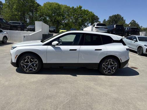 2025 BMW iX xDrive50