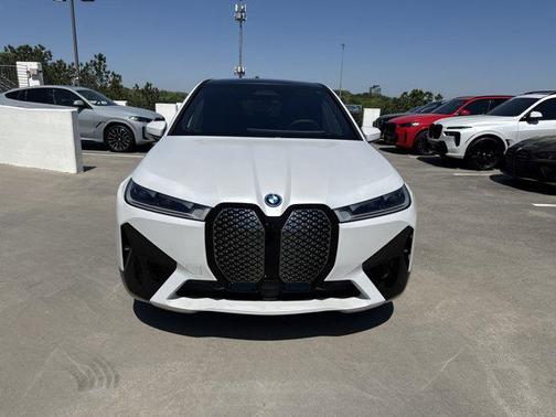 2025 BMW iX xDrive50