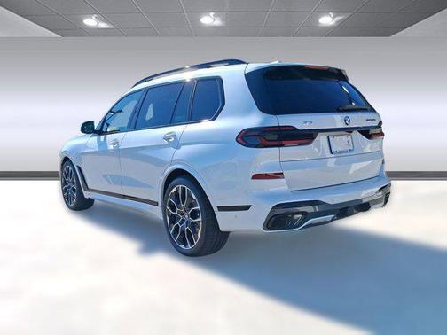 2026 BMW X7 M60i