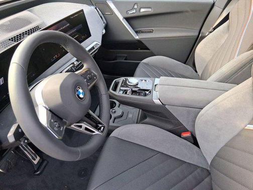 2026 BMW iX xDrive60