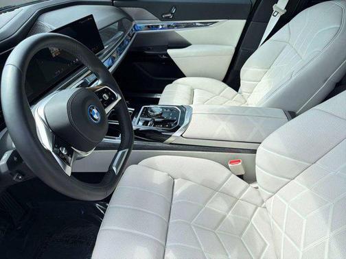 2024 BMW i7 eDrive50