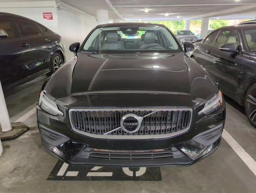 2020 Volvo S60 T5 Momentum