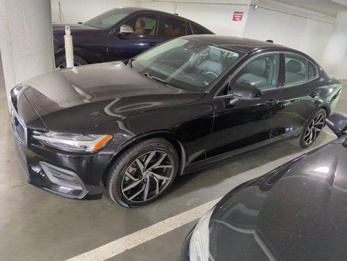 2020 Volvo S60 T5 Momentum