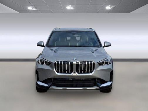 Space Silver Metallic 2026 BMW X1 xDrive28i