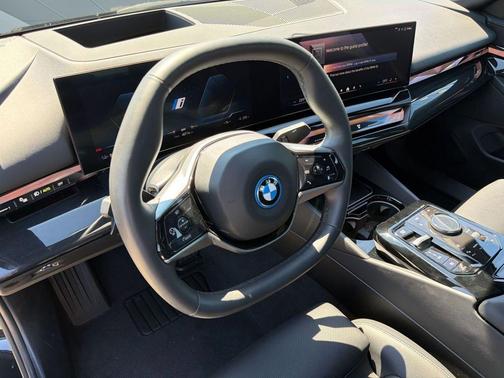Black 2024 BMW i5 eDrive40