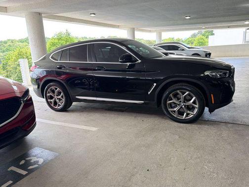 2025 BMW X4 xDrive30i