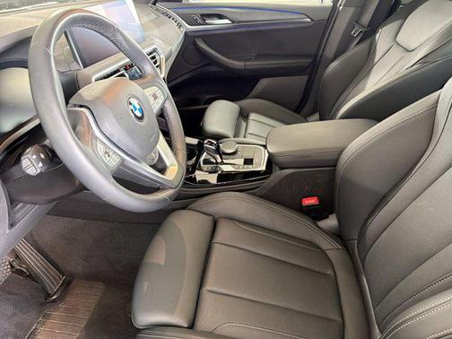 2025 BMW X4 xDrive30i