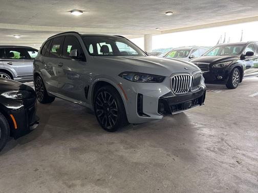 Brooklyn Grey Metallic 2024 BMW X5 sDrive40i