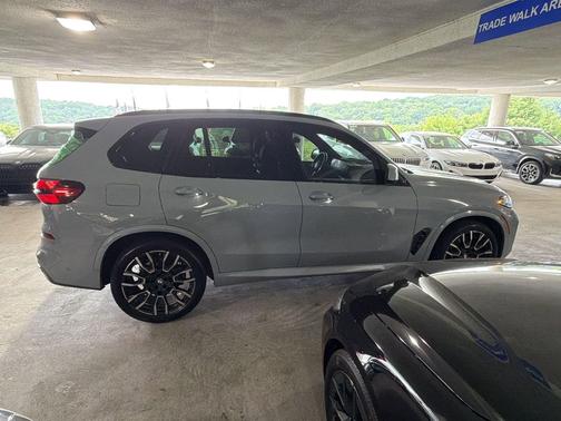 Brooklyn Grey Metallic 2024 BMW X5 sDrive40i