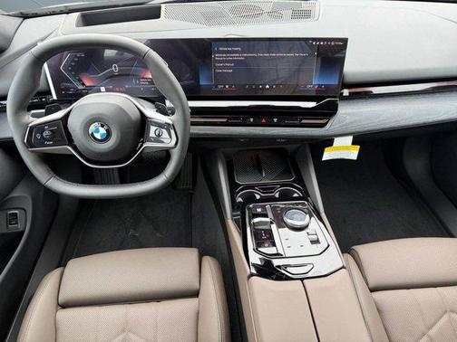 Dark Graphite Metallic 2026 BMW 530 530i