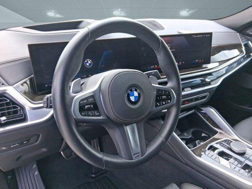 2025 BMW X6 xDrive40i