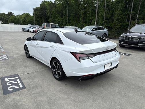 2022 Hyundai ELANTRA Limited