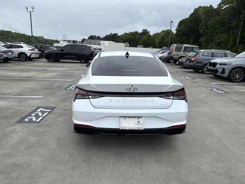 2022 Hyundai ELANTRA Limited