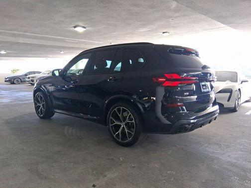 2024 BMW X5 M60i