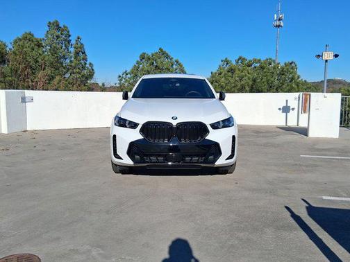 2024 BMW X6 xDrive40i