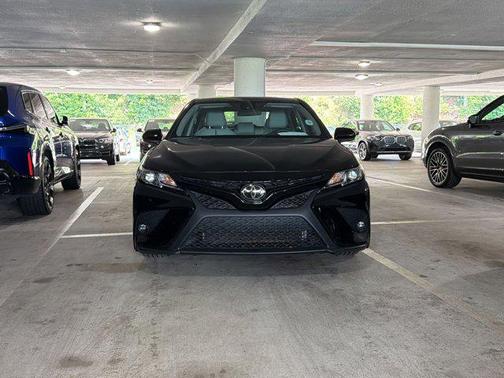 Midnight Black Metallic 2019 Toyota Camry SE