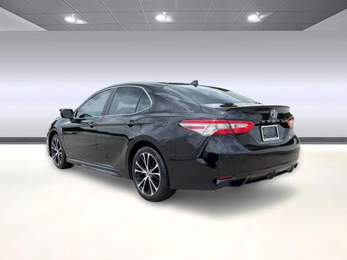 Midnight Black Metallic 2019 Toyota Camry SE