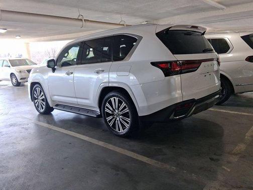 2023 Lexus LX 600 Luxury