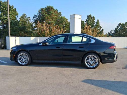 2025 BMW 530 i